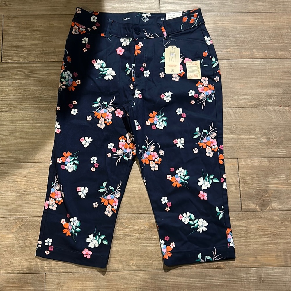 Women’s Capri Pants